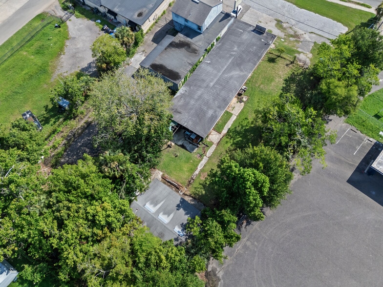 More Photos Of 7262 Lem Turner Rd, Jacksonville Auto Repair For Sale
