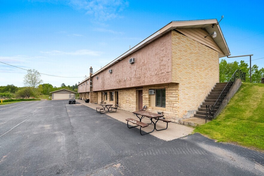 More Photos Of W11466 US Hwy 8, Dunbar Restaurant For Sale