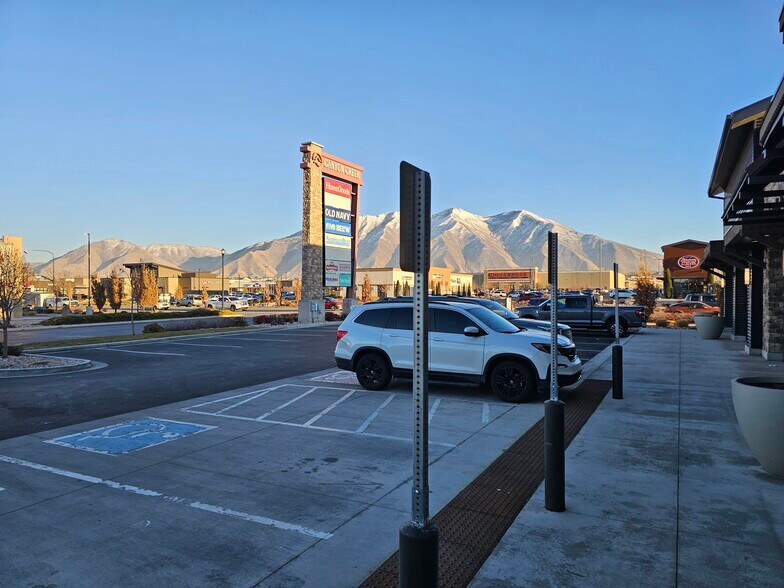 More Photos Of 1287 N Canyon Creek Pky, Spanish Fork General Retail For Lease