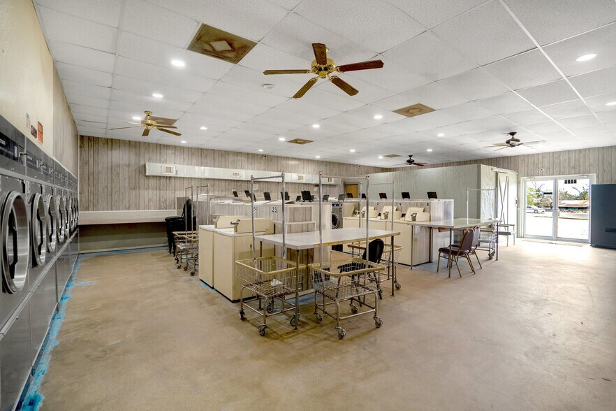 More Photos Of 3685 Highway 19, Huntsville Storefront Retail Residential For Sale