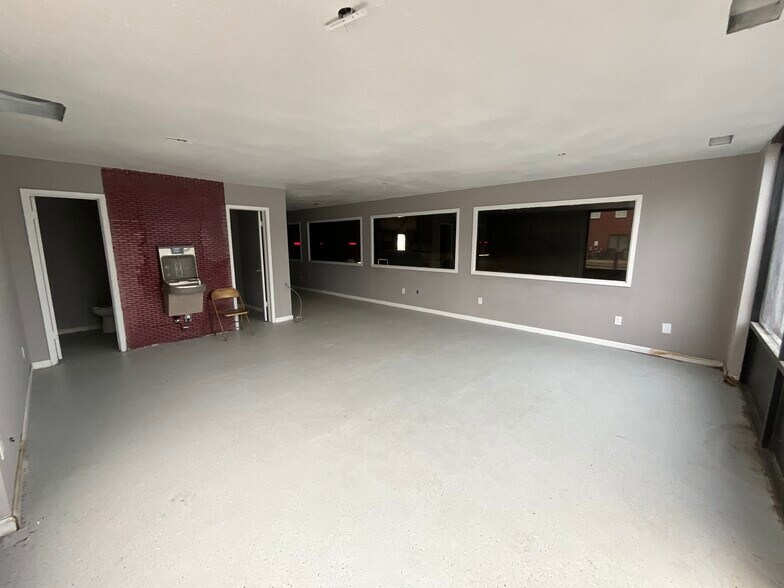 More Photos Of 2441 N Main St, East Point Service For Sale