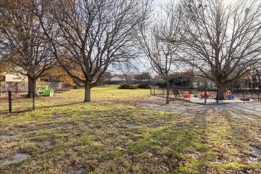 More Photos Of 6605 Dan Danciger Rd, Fort Worth Office For Sale