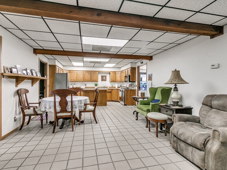 More Photos Of 3025 Westminster Rd, Nicoma Park Light Manufacturing For Sale