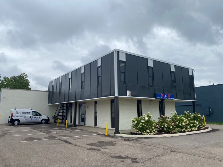 More Photos Of 1216-1218 Combermere Dr, Troy Warehouse For Lease