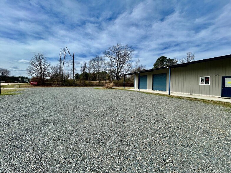 More Photos Of 9318 US Highway 59 N, Atlanta Specialty For Sale