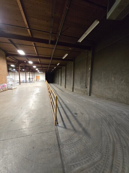 More Photos Of 1600 North Ave W, Missoula Warehouse For Lease