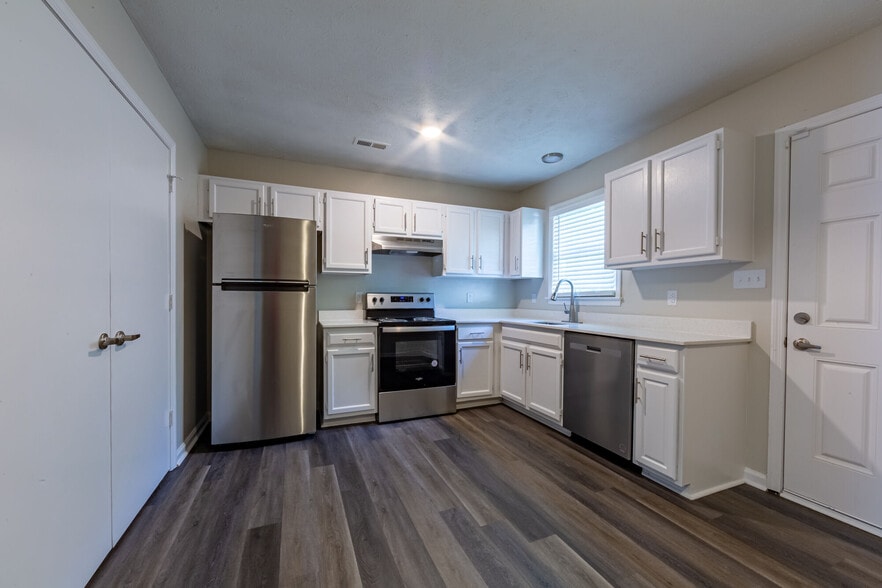 More Photos Of 5217-5336 Tern Pl, Fayetteville Apartments For Sale