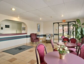 More Photos Of 1410 28th St, Belleville Hotel For Sale