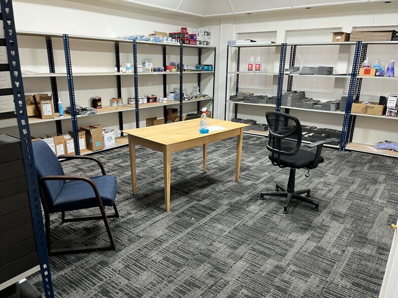 More Photos Of 2448-2452 N Clovis Ave, Fresno Showroom For Sale