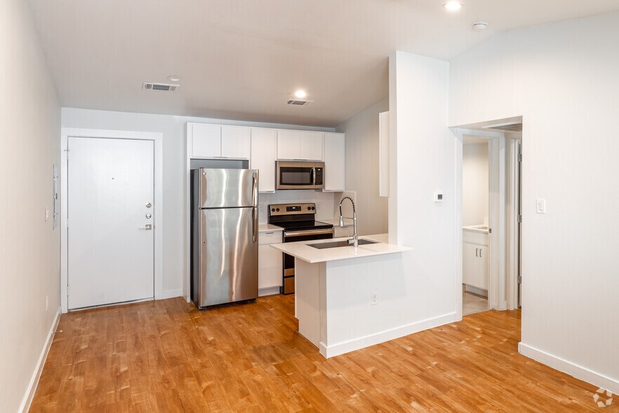 More Photos Of 3901 N Hall St, Dallas Apartments For Sale