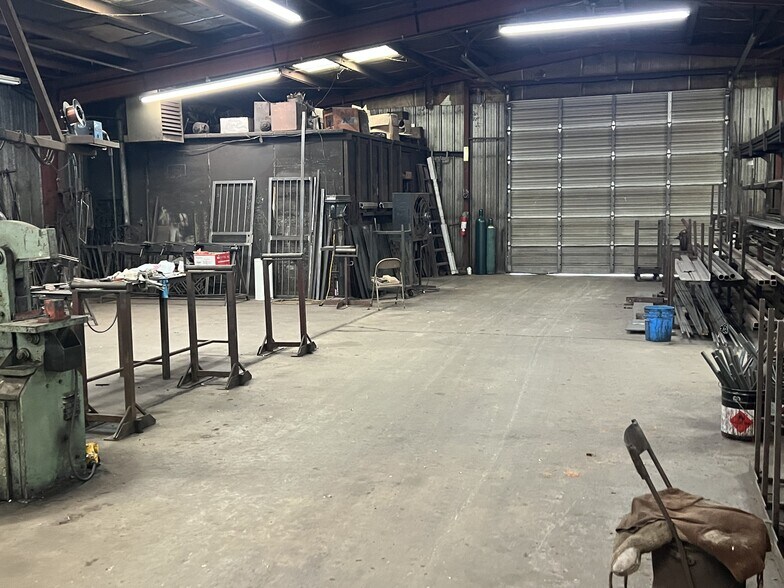 More Photos Of 125 McAdoo Creek Rd, Clarksville Warehouse For Sale