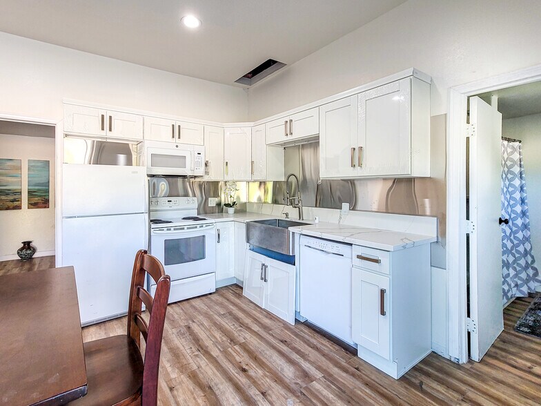 More Photos Of 6937 Perris Hill Park Rd, San Bernardino Industrial For Sale