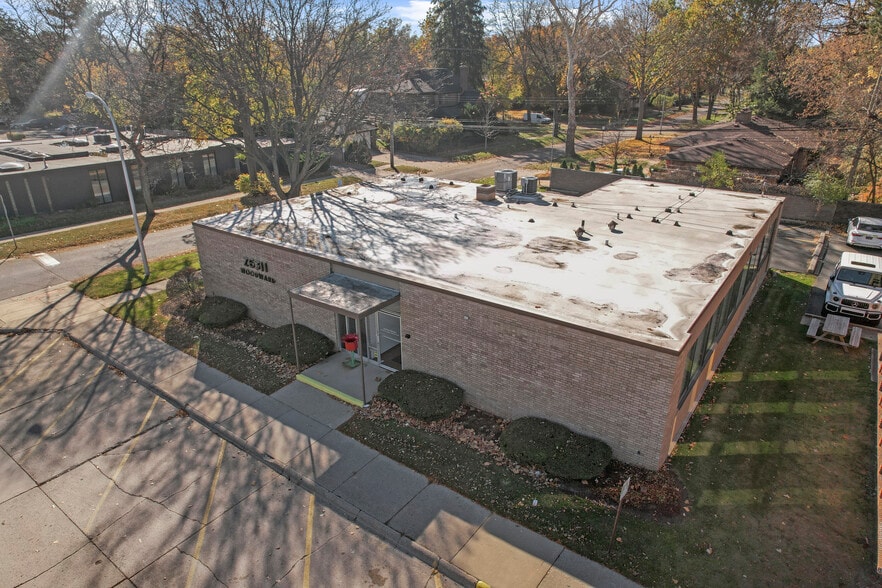 More Photos Of 26311 Woodward Ave, Huntington Woods Office For Sale