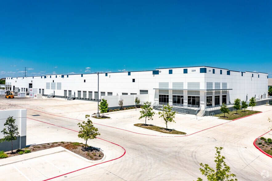 Primary Photo Of 3319 N Panam Expy, San Antonio Distribution For Lease