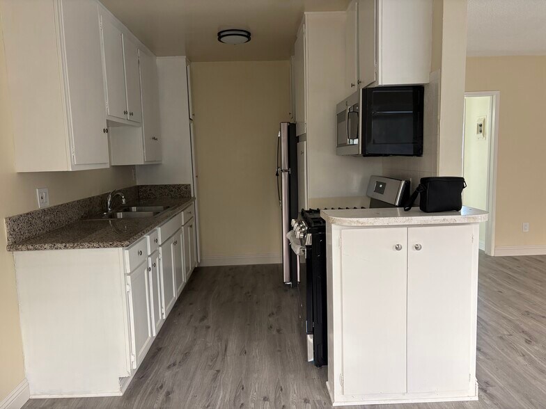 More Photos Of 1193 N Ardmore Ave, Los Angeles Apartments For Sale