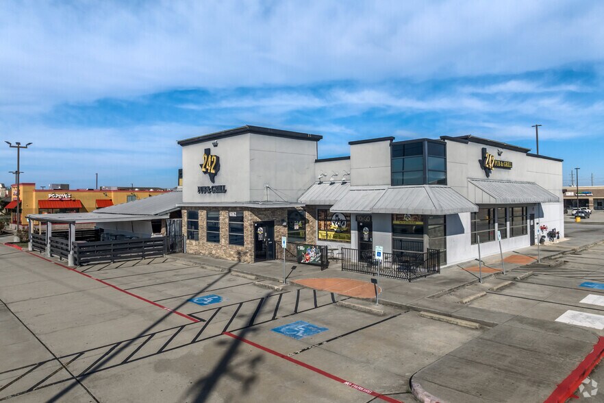 More Photos Of 6020-6062 Fm-2920, Spring Unknown For Lease