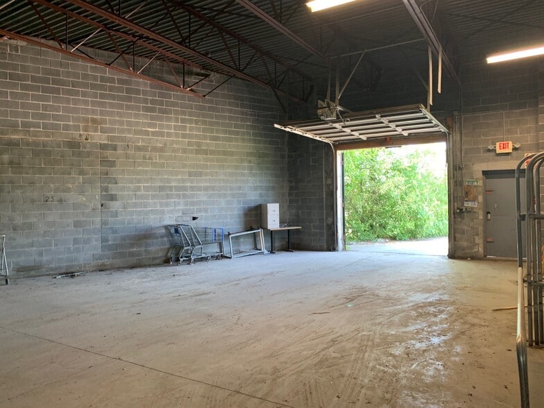 More Photos Of 9145 Vincent St, Hamtramck Warehouse For Sale