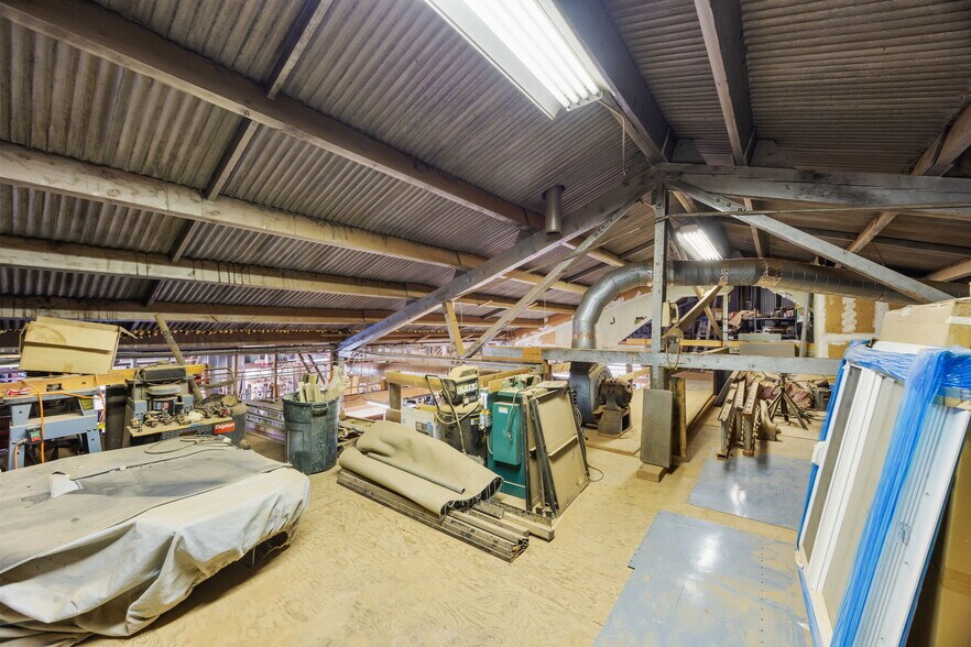 More Photos Of 8401 Baldwin St, Oakland Warehouse For Sale