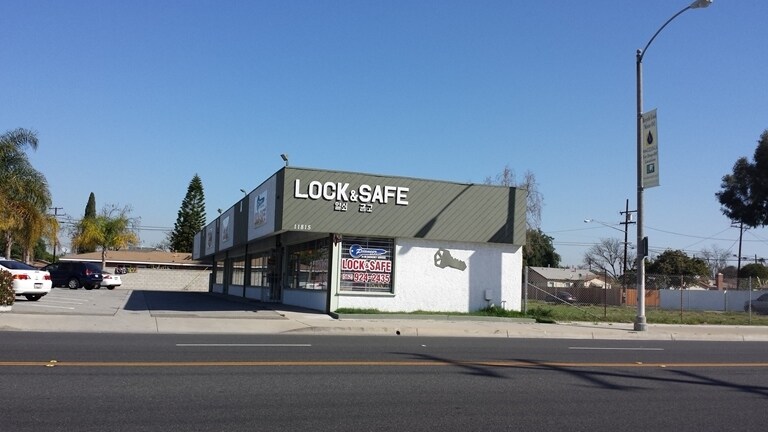 More Photos Of 11815-11821 Centralia St, Lakewood Freestanding For Sale