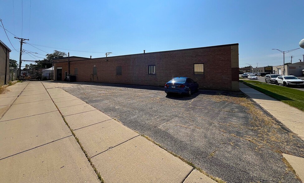 More Photos Of 123 N 10th Ave, Melrose Park Warehouse For Sale