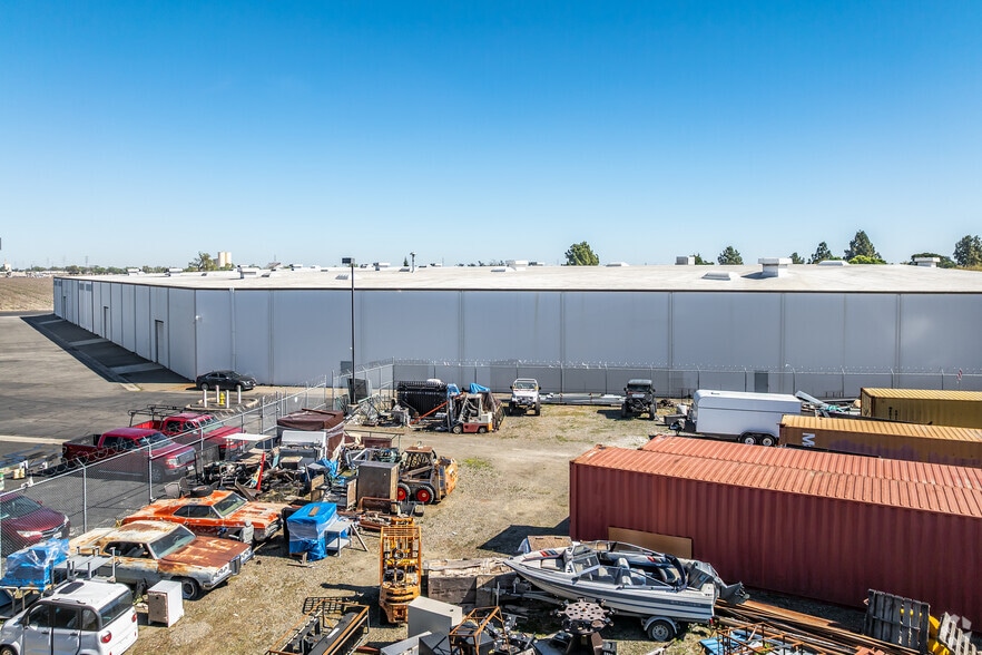 More Photos Of 700 Santa Anita Dr, Woodland Warehouse For Lease