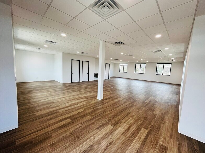 More Photos Of 124 River Oaks Dr, Southlake Medical For Lease
