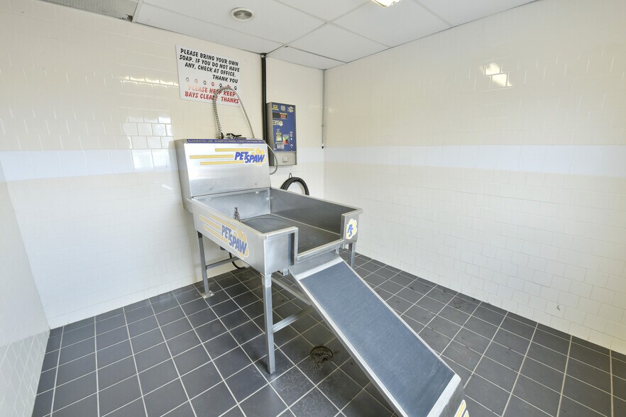 More Photos Of 2455 Maysville Pike, Zanesville Carwash For Sale