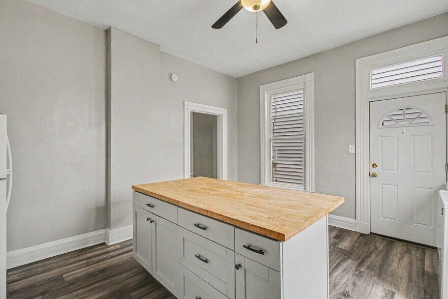 More Photos Of 318-320 Lafayette Ave, Bellevue Apartments For Sale