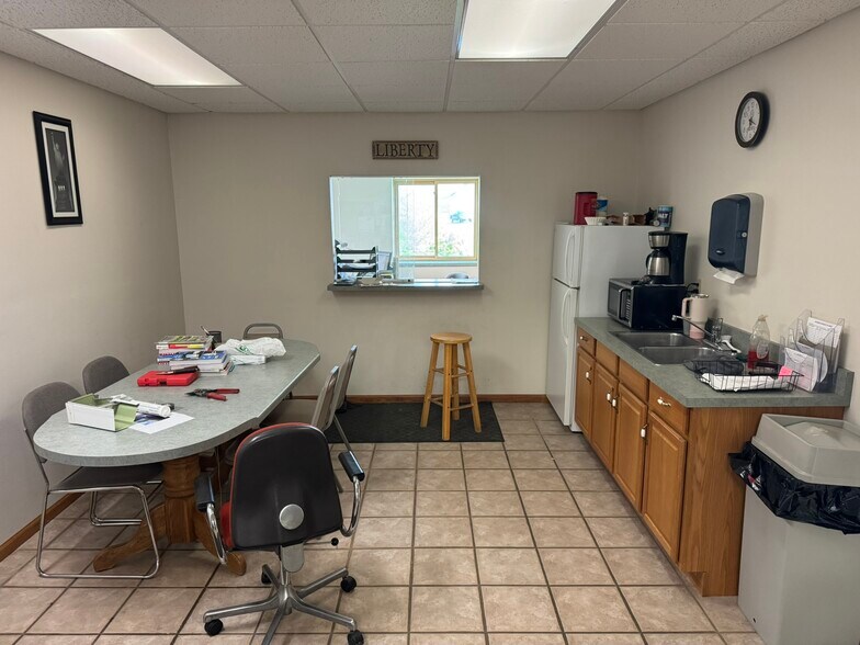 More Photos Of 855 Industrial Dr, Mondovi Distribution For Lease