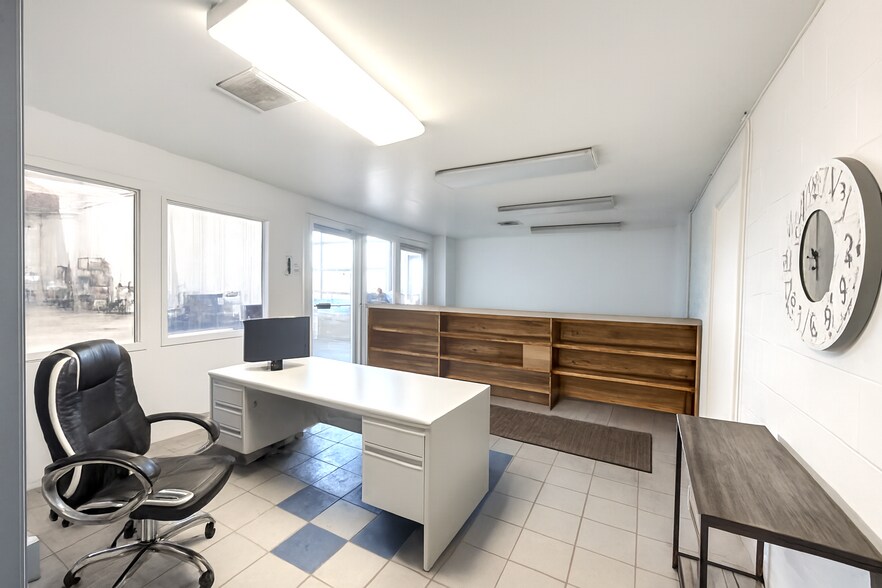 More Photos Of 712 Frontier Dr, Fergus Falls Service For Lease