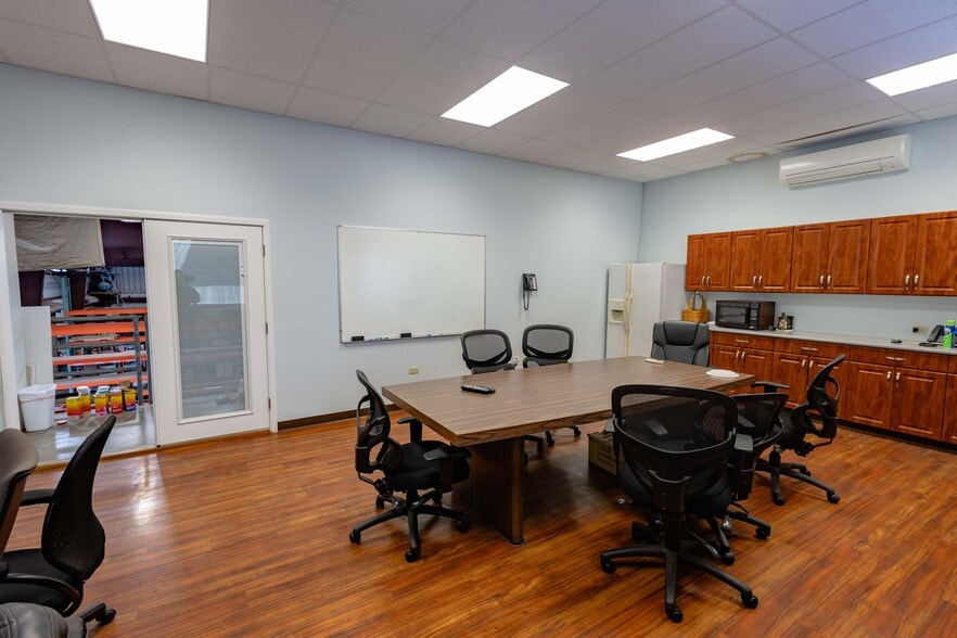 More Photos Of 99-1392 Koaha Pl, Honolulu Warehouse For Sale