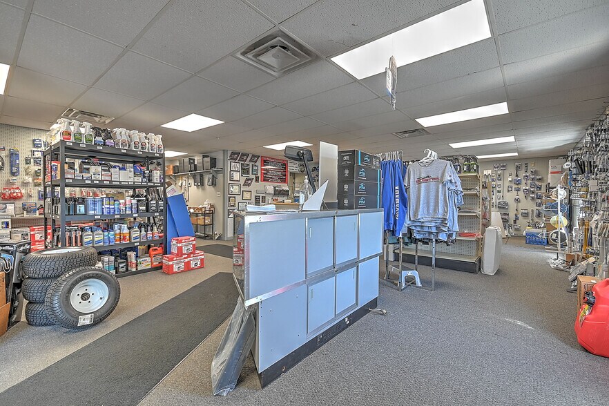 More Photos Of 2905 Cherokee Park Rd, Morristown Auto Dealership For Sale