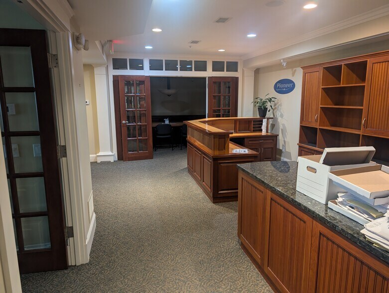 More Photos Of 4498-4518 128th Ave, Holland Manufacturing For Sale