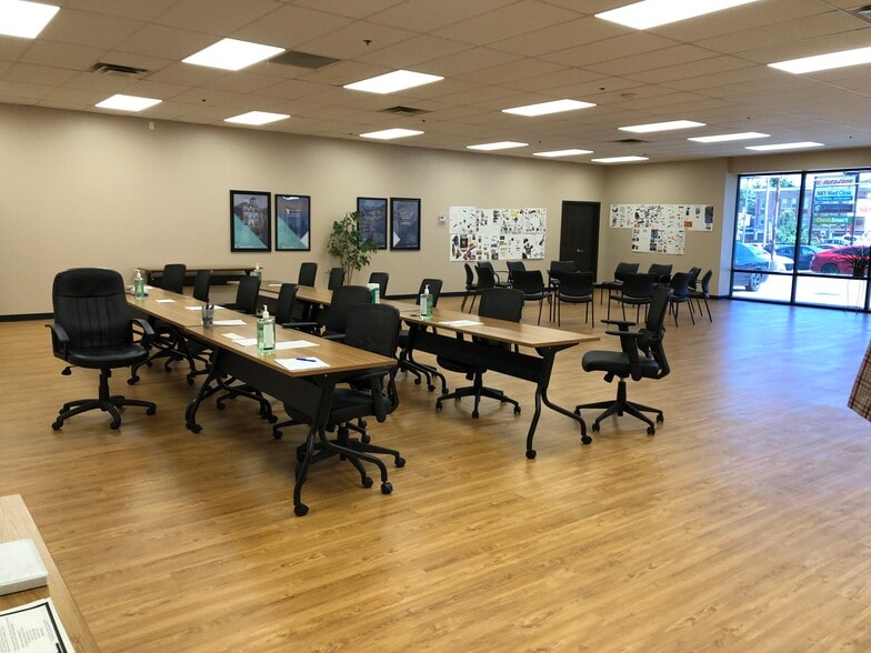 More Photos Of 1715 Madison Ave, Covington Storefront Retail Office For Lease