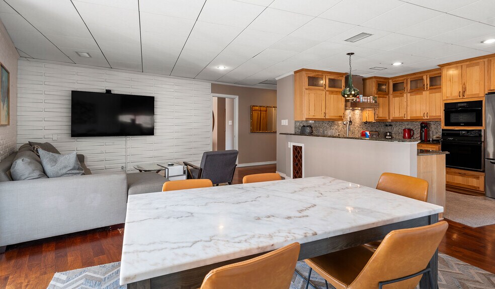 More Photos Of 100 Villita St, San Antonio Hotel For Sale