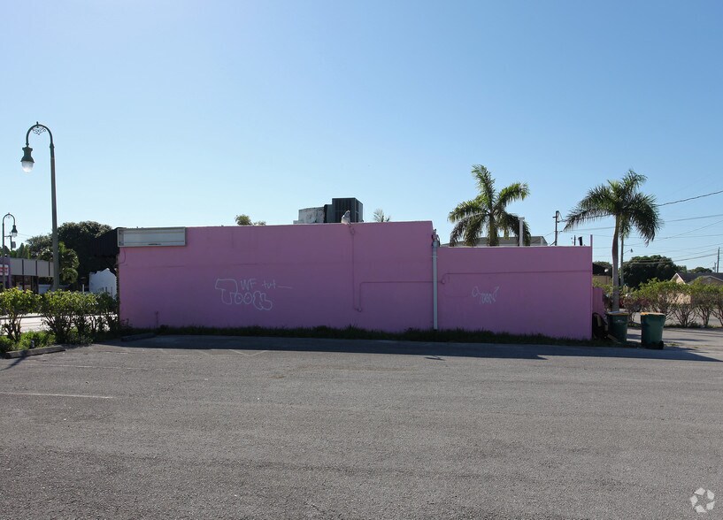 More Photos Of 2211 N Dixie Hwy, Lake Worth Freestanding For Lease