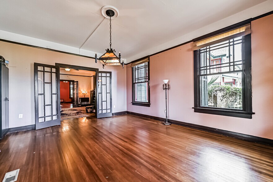 More Photos Of 2911 Broadway St, Galveston Specialty For Sale
