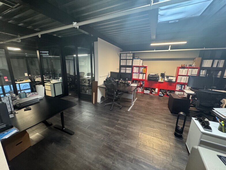 More Photos Of 1940 Union St, Oakland Warehouse For Sale