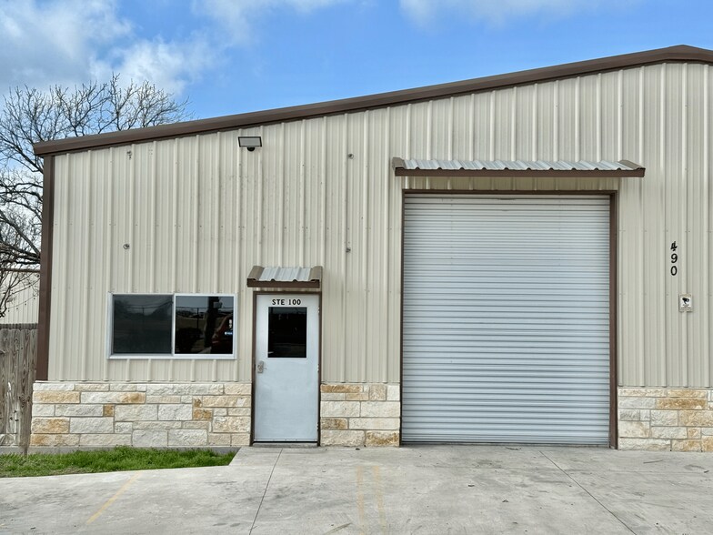 More Photos Of 490 County Road 117, Round Rock Light Manufacturing For Lease