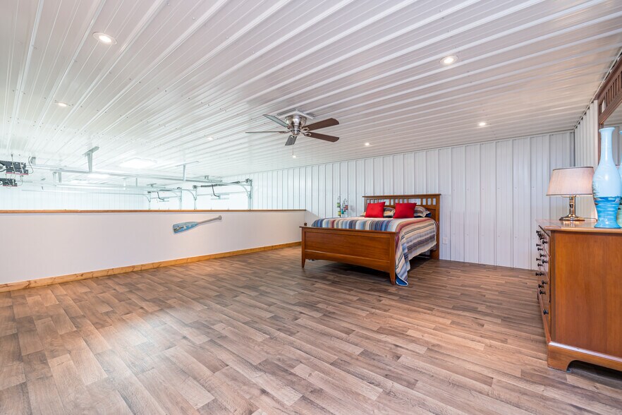 More Photos Of 113 E Kress St, Russells Point Flex For Sale