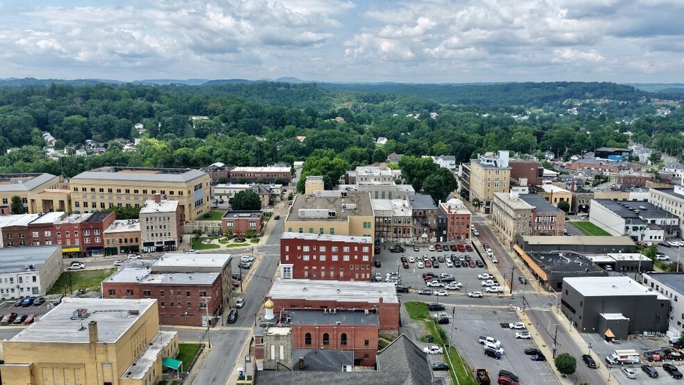 More Photos Of 207 S Heber St, Beckley Office For Sale