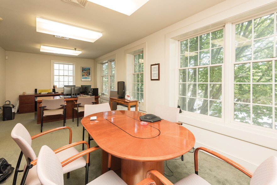 More Photos Of 53-55 Newtown Ln, East Hampton Storefront Retail Residential For Sale