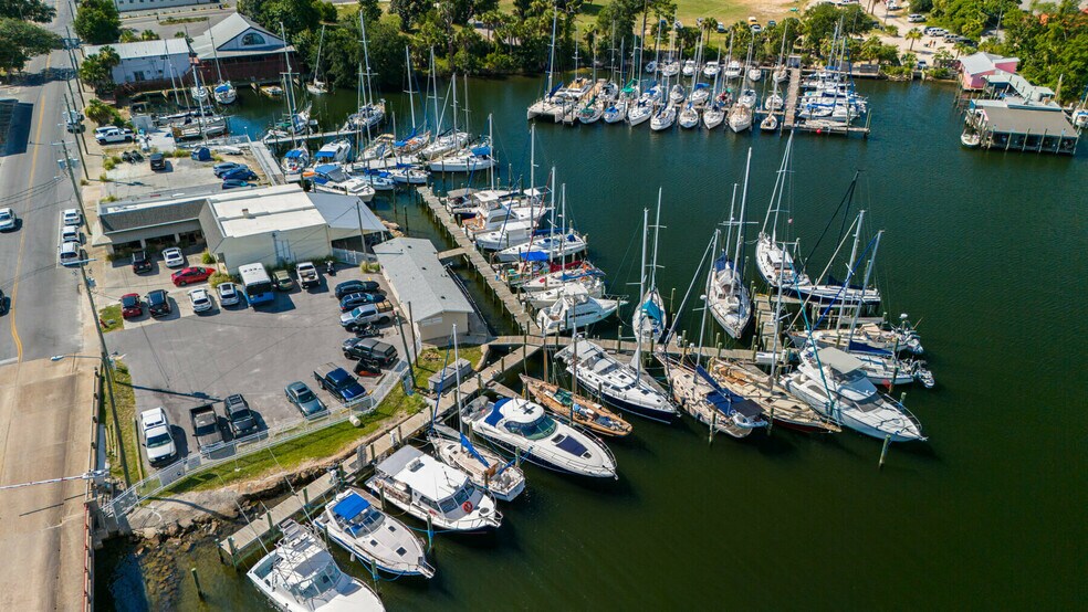 Primary Photo Of 231-235 Beach Dr, Panama City Office For Lease