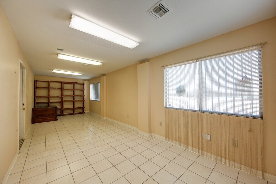 More Photos Of 11613 NW Grand Ave, El Mirage Light Distribution For Sale