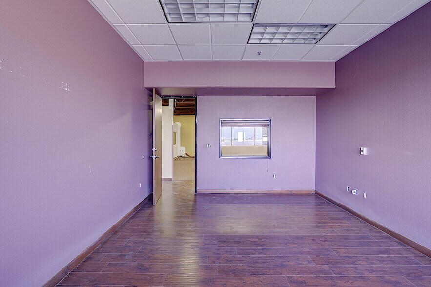 More Photos Of 6525 S Bruce St, Las Vegas Warehouse For Lease