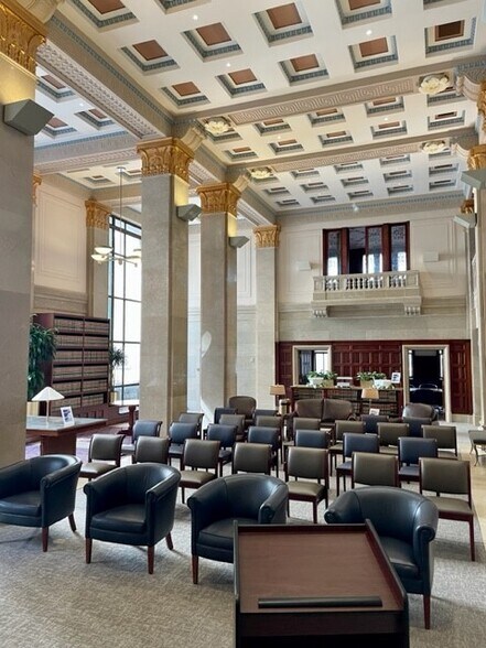 More Photos Of 233 E Redwood St, Baltimore Office For Lease