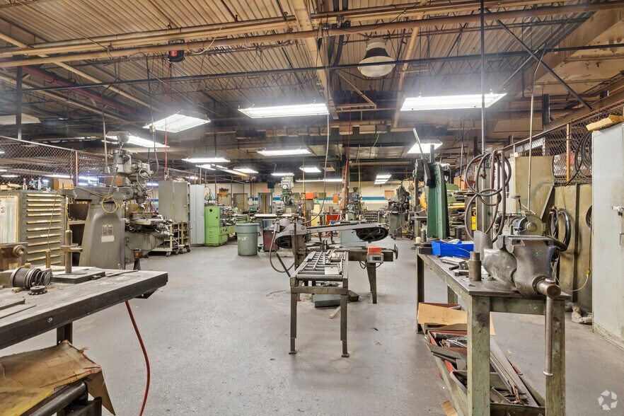 More Photos Of 1185 E Keating Ave, Muskegon Manufacturing For Sale