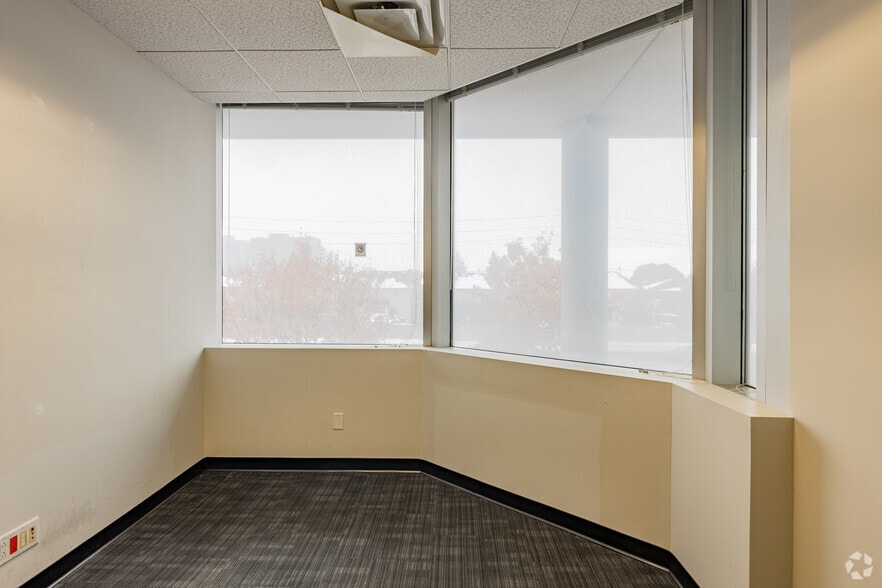 More Photos Of 3636 Steeles Ave E, Toronto Storefront Retail Office For Lease