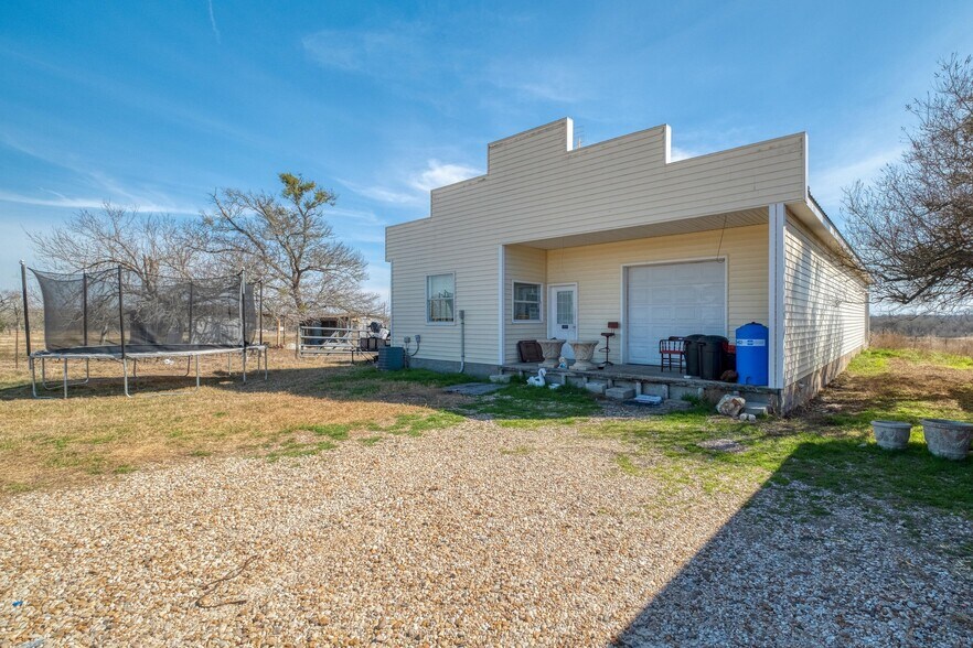 More Photos Of 829 State Highway 21 W, Cedar Creek Specialty For Sale