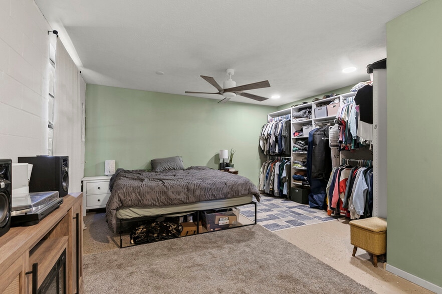 More Photos Of 3711 Touzalin Ave, Lincoln Service For Sale